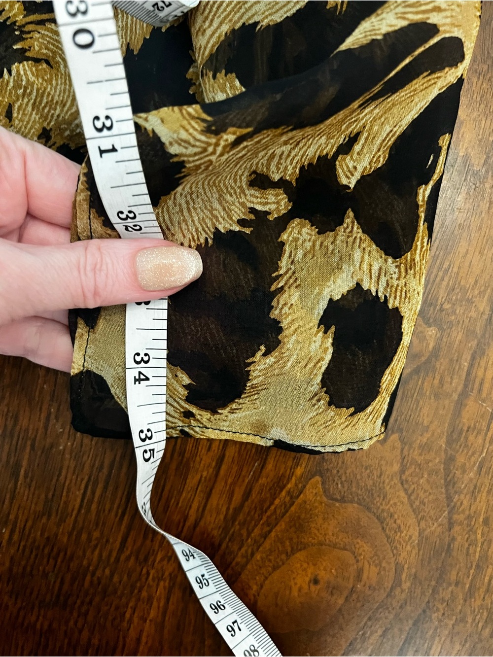 Jeannie McQueeny Black And Brown Leopard Print Silk Heavily Beaded Tunic
Medium - Picture 5 of 12